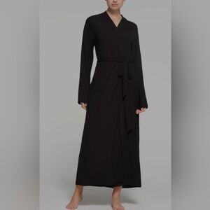 Skims Soft Lounge Long Robe RB-ROBE-5848W Onyz Size Medium